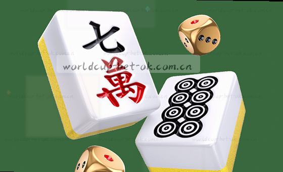 午后阳光,书页微卷,咖啡杯沿